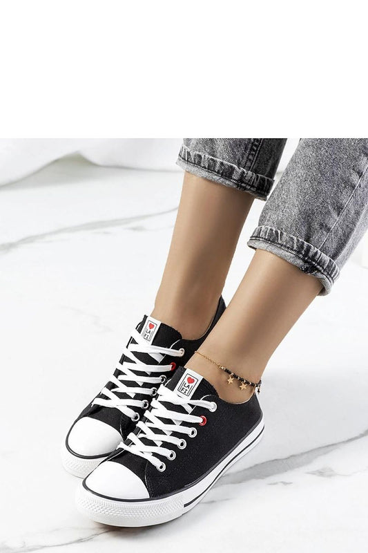 Luxury classic black women's sneakers by Solea, model Kolind, showcasing elegant lace-up design perfect for summer fashion.