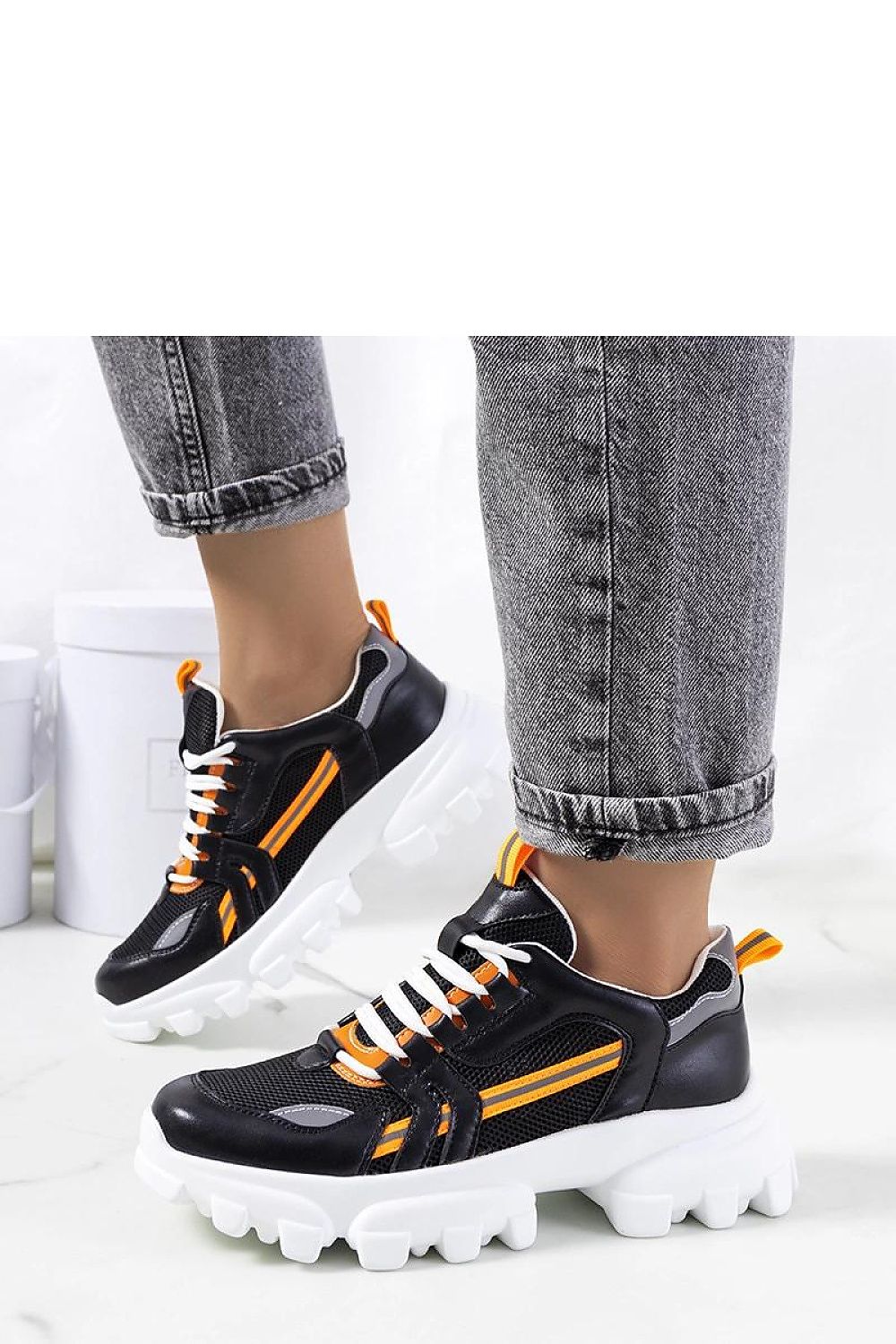 Elegant white Bernier sneakers by Solea, crafted from high-quality faux leather, designed to elevate casual summer outfits.