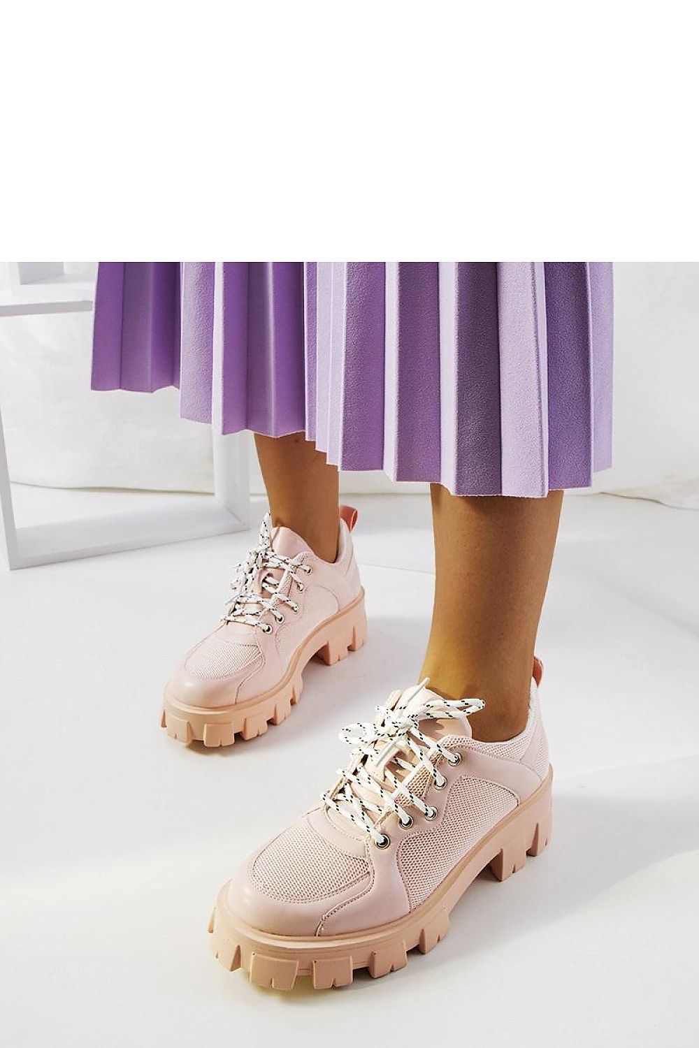 Luxurious pink women's sneakers by Solea featuring a lace-up closure, designed for stylish summer wear, available in EU sizes 36-41.