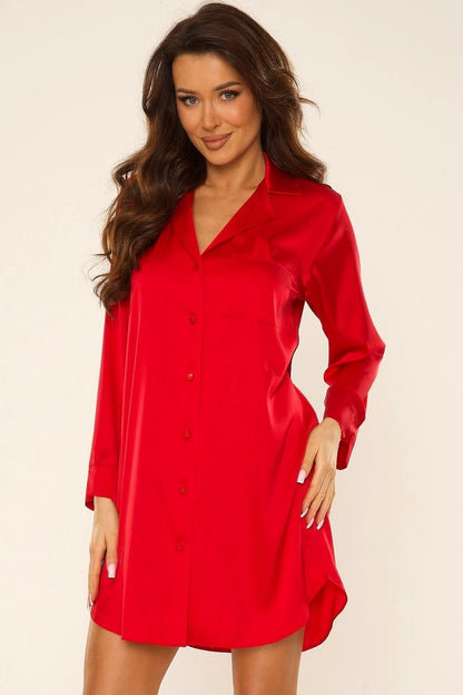 Chic and practical satin nightgown by De Lafense with a pocket and button closure details, embodying comfort and elegance for stylish sleeping.