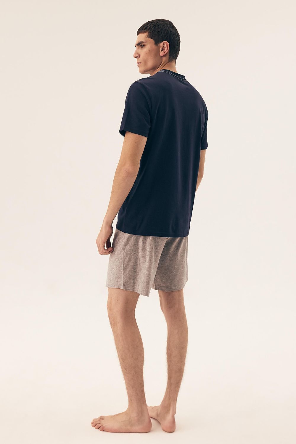 Finely crafted men's pajamas by Henderson, presented in an elegant box, making it a sophisticated gift choice for special occasions.