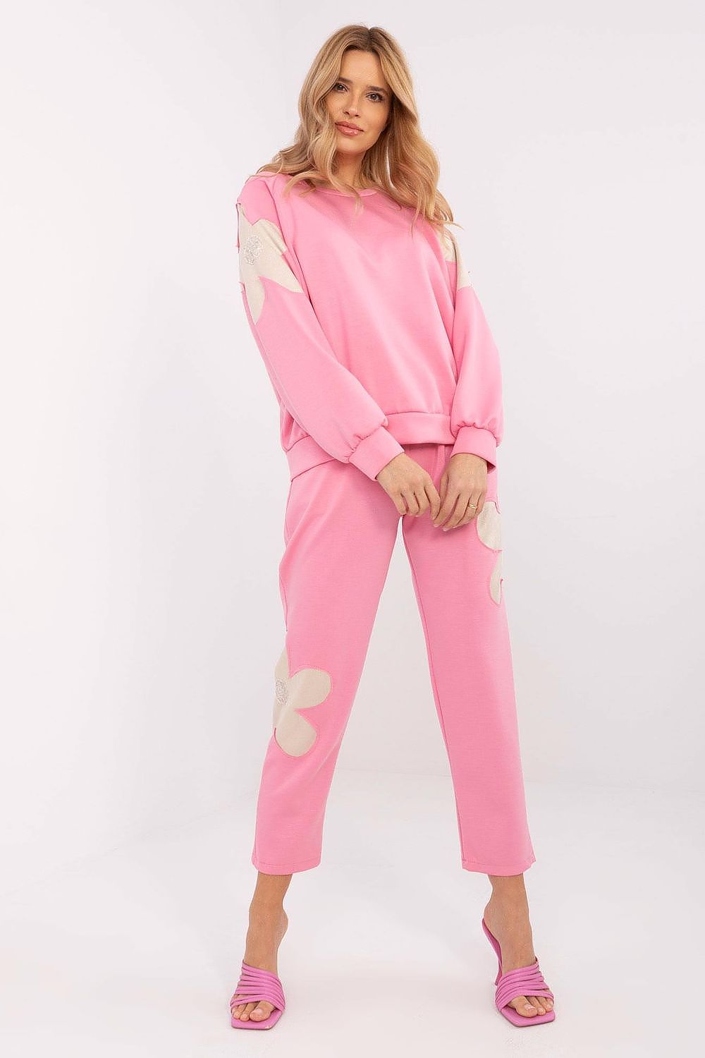 Elegant tracksuit pants with straight legs and high waist, adorned with flower-shaped zircon inserts, designed by Italy Moda.