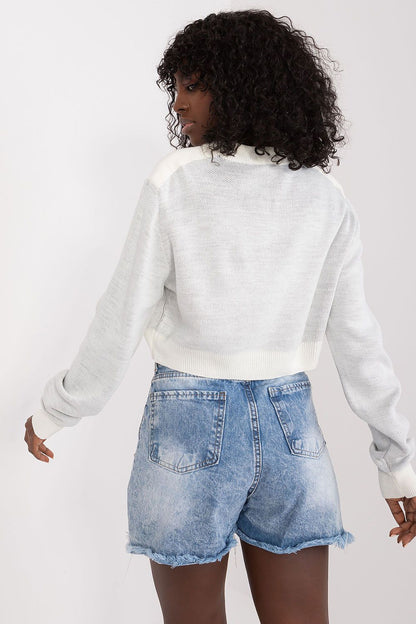 Badu women's sweater in warm tones, highlighting its fashionable round neck and versatile style for casual outfits.