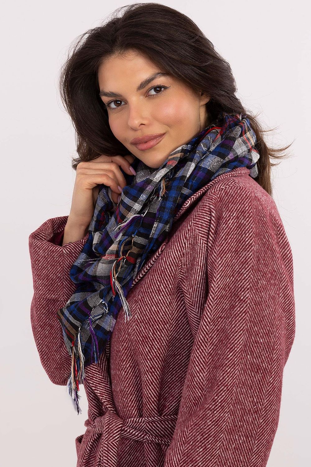 Stylish checkered scarf by AT, featuring a soft touch material and large 100cm size, perfect for versatile dressing and adding a chic flair to any outfit.