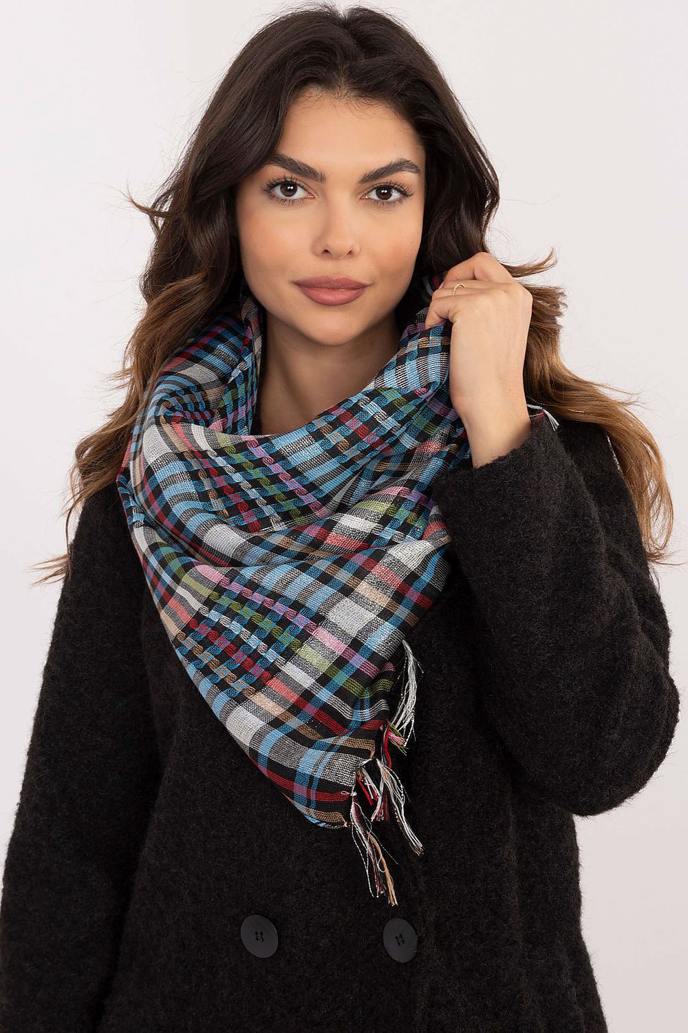 Chic 100cm checkered neckerchief scarf with fringes by AT, ideal for sophisticated everyday looks and travel protection.