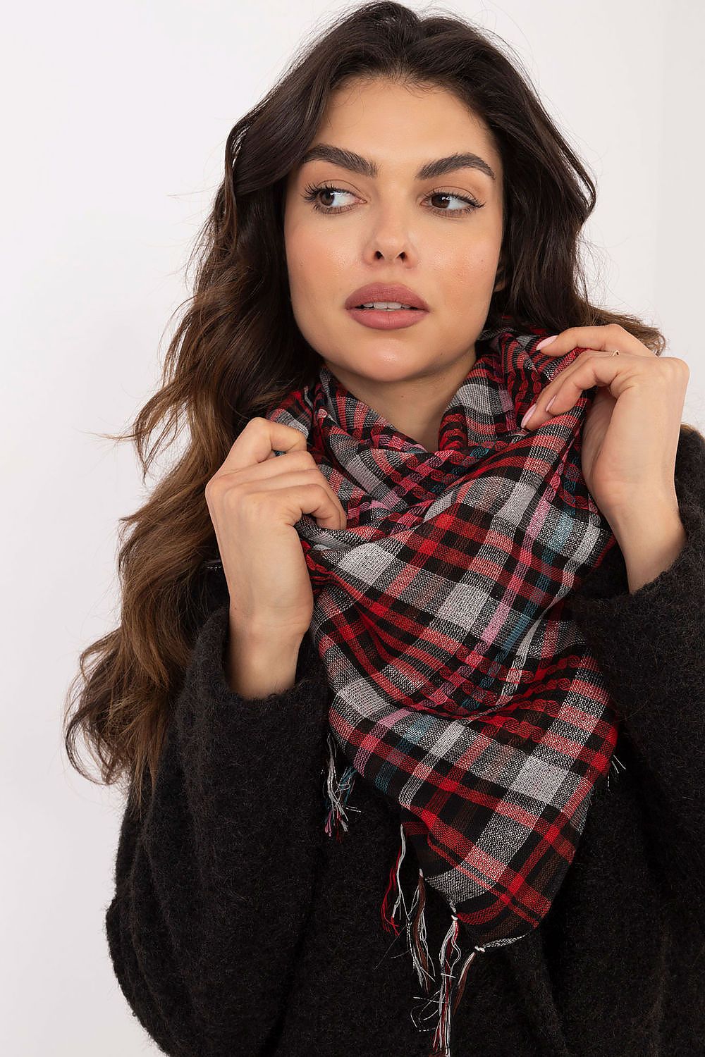 Luxurious 100cm checkered scarf by AT, ideal for casual and formal settings, boasting soft polyester and viscose fabric with stylish fringes.