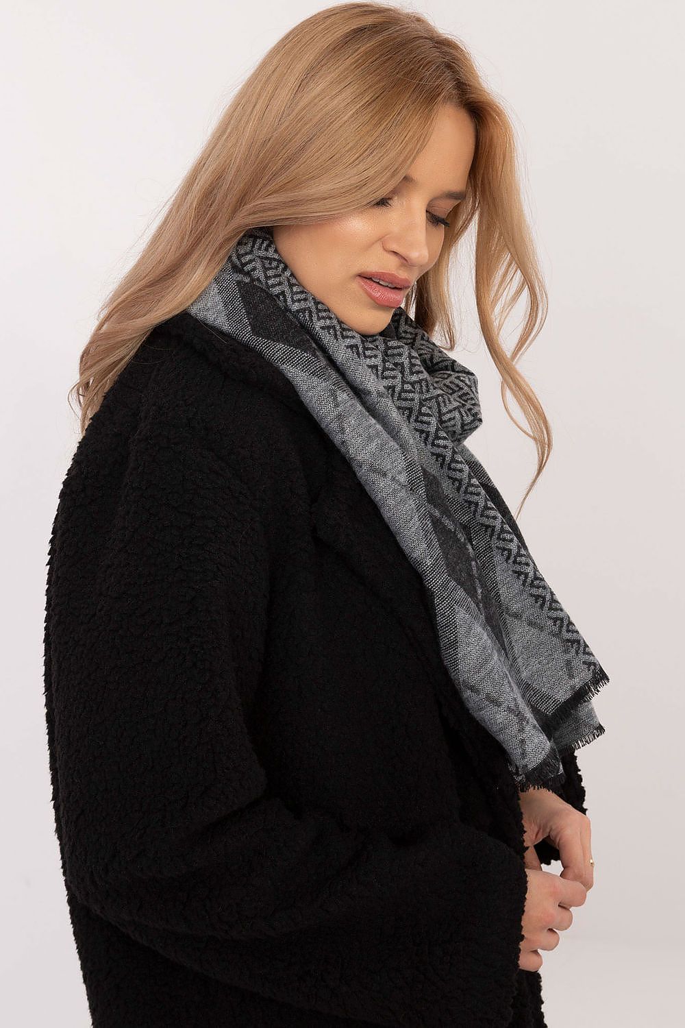 Stunning viscose scarf by AT, adorned with a contemporary geometric design, perfect for stylish layering in any season.