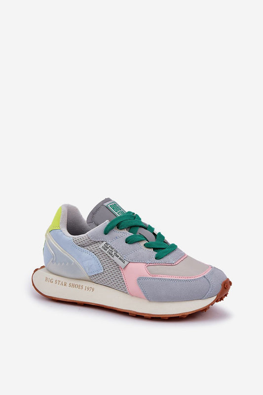 Elegant women's sneakers from Step in style featuring MEMORY FOAM technology and rubber sole, designed for ultimate comfort and support during an active lifestyle.