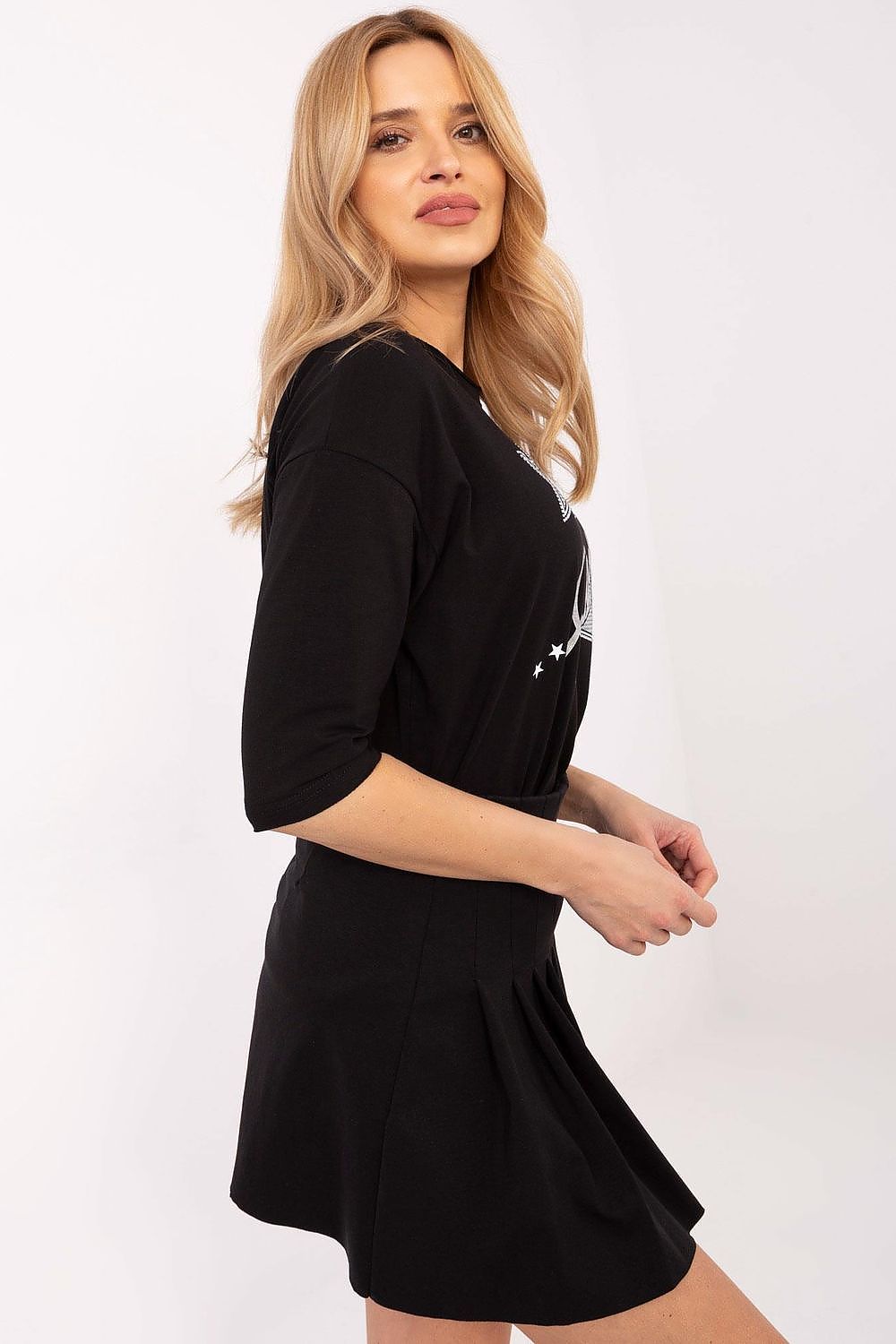 Versatile cotton blouse in sizes S to XL by Factory Price, featuring decorative elements for a touch of luxury.