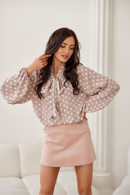 Roco Fashion luxury blouse designed for sizes EU 36 to 40, highlighting puffy sleeves and an alluring tie neckline.