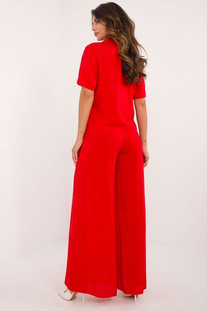 Stylish high waist trousers from Lakerta in lightweight viscose designed for comfort and sophisticated elegance.