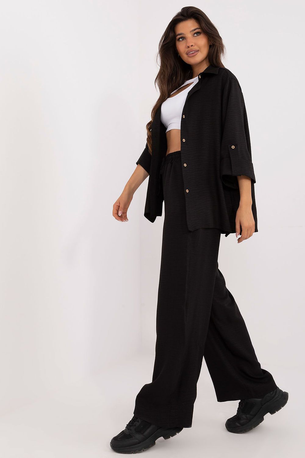 Versatile styling options with Lakerta's elegant cotton and polyester women's set, perfect for accessorising for various occasions.