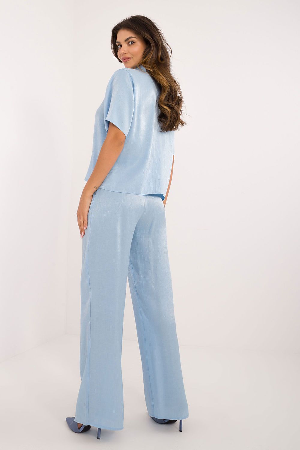 High-quality cotton, elastane, and viscose blend designed by Lakerta, offering comfort and sophistication in women's fashion.