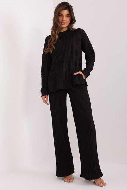 Stylish close-up of Lakerta's women's ribbed cotton set, showcasing the luxurious texture and modern design of the comfortable sweatshirt and pants, perfect for a fashionable, casual outfit.