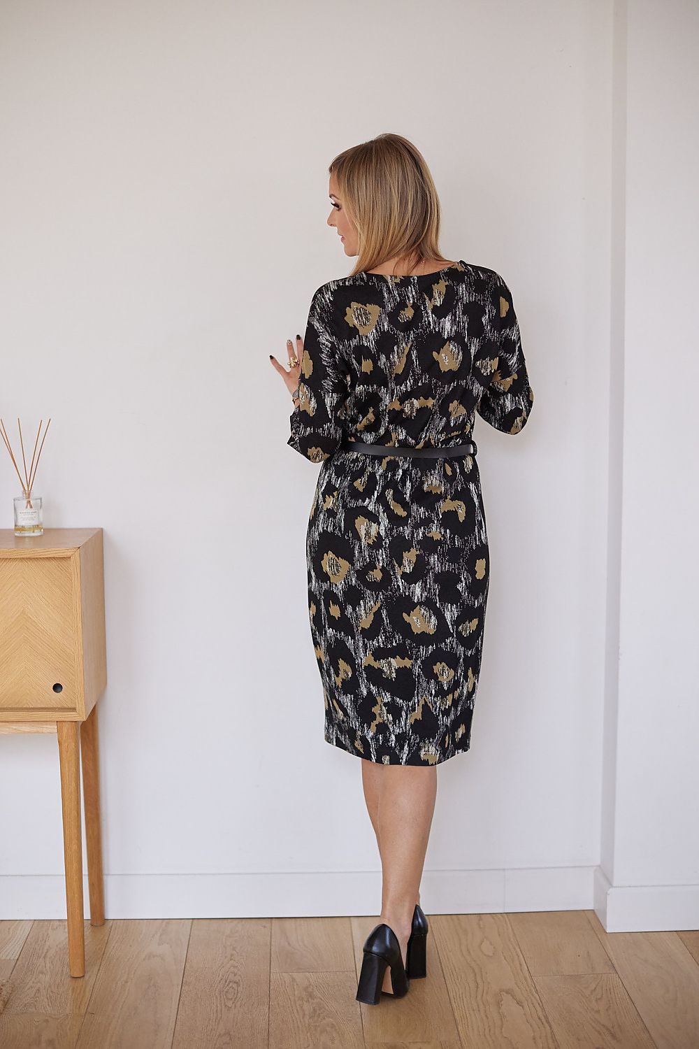Stylish La Aurora Kimono-Style Daydress displayed on a mannequin, reflecting sophistication and comfort for women in sizes EU 36-46.