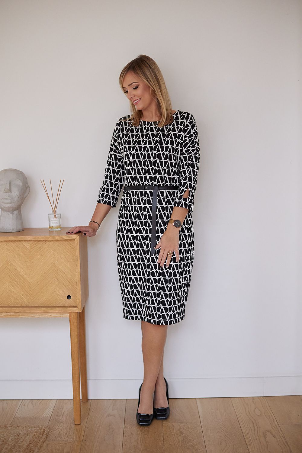 Close-up of La Aurora Women's Kimono Daydress demonstrating luxurious jacquard fabric and decorative elastic belt, ideal for sizes EU 36-46.