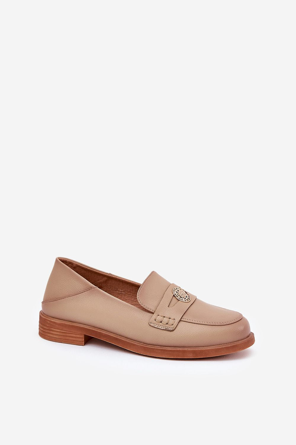 Variant view of Step in Style elegant women's moccasins in natural leather, demonstrating the timeless design and comfort tailored for various casual and formal events.