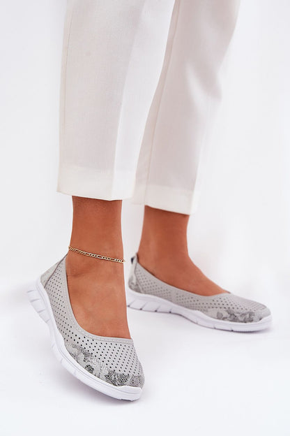 Elegant natural leather ballet flats by Step in Style, featuring a delicate lacy design that blends comfort and sophistication for summer wear.