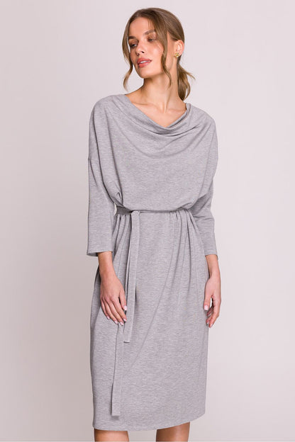 Stylove oversized modal daydress with belt featuring a luxurious water neckline and elegant 3/4 sleeves, ideal for enhancing the waistline.