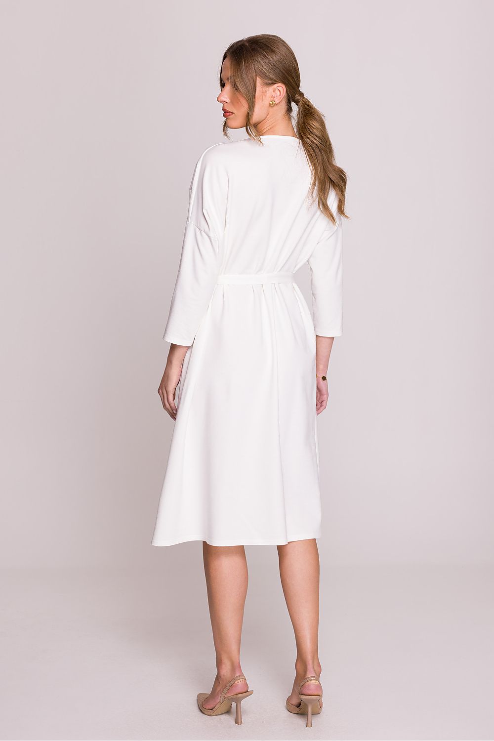Stylove luxurious oversized modal daydress with elegant 3/4 sleeves and a flattering belt detail, perfect for any occasion.