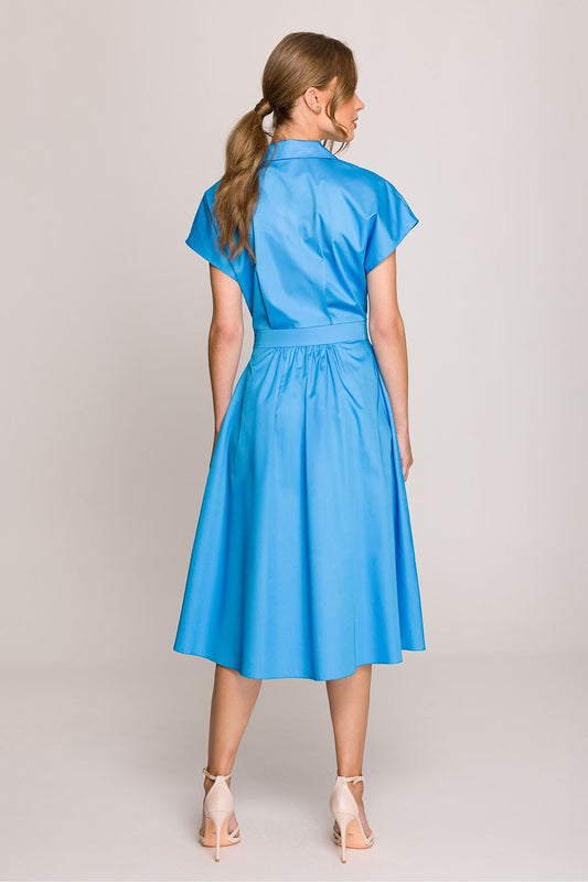 Close-up of the refined collar and wrap neckline of the Stylove 100% cotton shirt dress, showcasing its elegant craftsmanship.