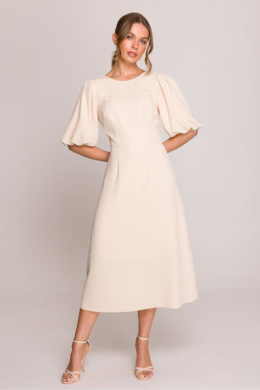 Close-up of the stylish puff sleeves and round neckline of the Stylove midi dress, showcasing its delicate and romantic design.