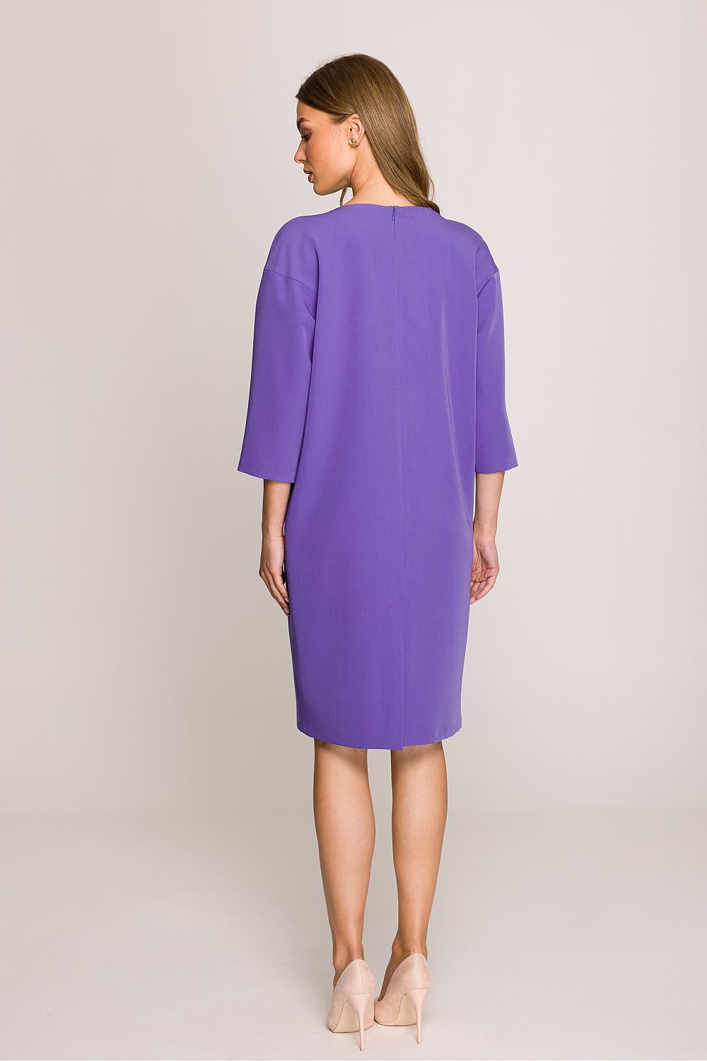 Close-up view of the hidden zipper on the back of the Stylove daydress, showcasing exquisite craftsmanship and attention to detail.