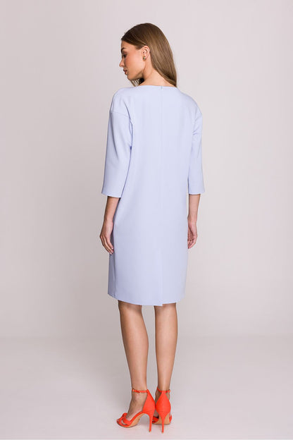 Stylove daydress in high-quality fabric, showcasing luxurious comfort and a refined, relaxed fit just above the knee with 3/4 sleeves.