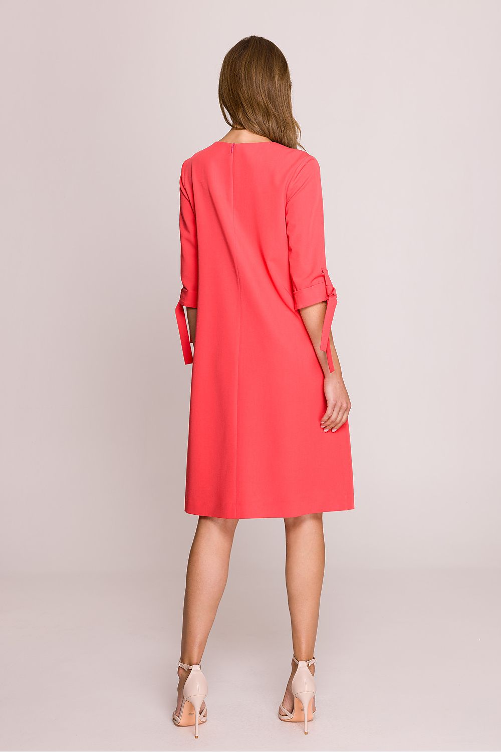 Close-up of Stylove's A-Line daydress emphasizing the delicate cuff and tying at 3/4 sleeves, offering a touch of femininity and sophistication.