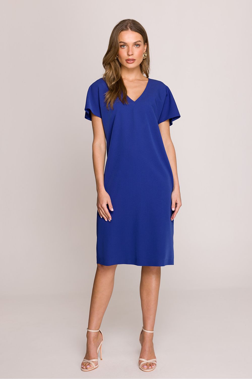 Close-up of Stylove Women's elegant dress details, featuring a V-neck and classy short sleeves.