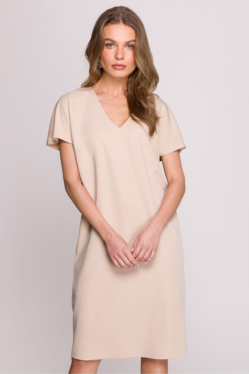 Close-up of the stylish covered zipper on Stylove Women's V-Neck Daydress, highlighting attention to detail and luxurious craftsmanship.