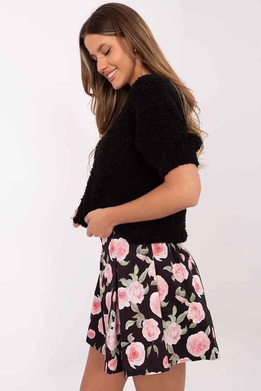 High-quality floral print shorts for women, crafted by Italy Moda, featuring a flattering high waist and wide legs for a luxurious look and feel.
