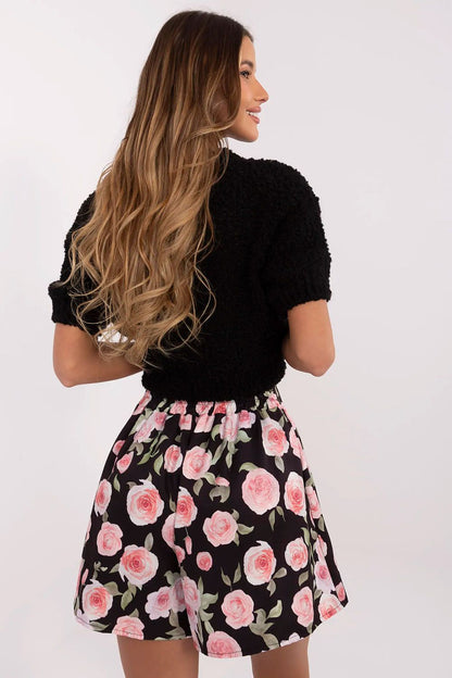 Elegant women's floral print high-waisted shorts by Italy Moda, showcasing stylish comfort and versatility for various occasions.