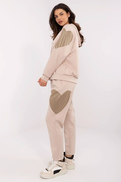 Close-up detail of Italy Moda tracksuit hoodie showcasing minimalist design and comfortable fit, perfect for chic everyday style.