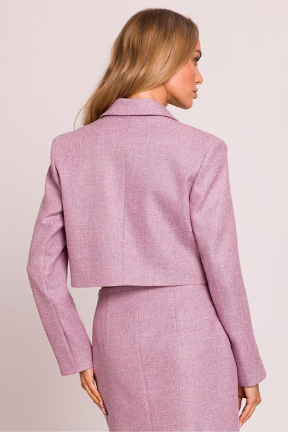 Elegant short blazer featuring a heart-shaped button designed by Moe, showcasing a timeless and polished look suitable for both elegant and casual outfits.