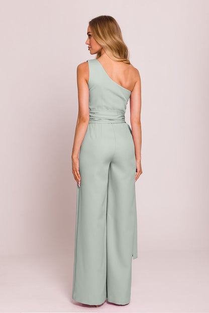 Detail shot of Moe's asymmetrical jumpsuit side zipper, highlighting superior Polish craftsmanship and elegant design.