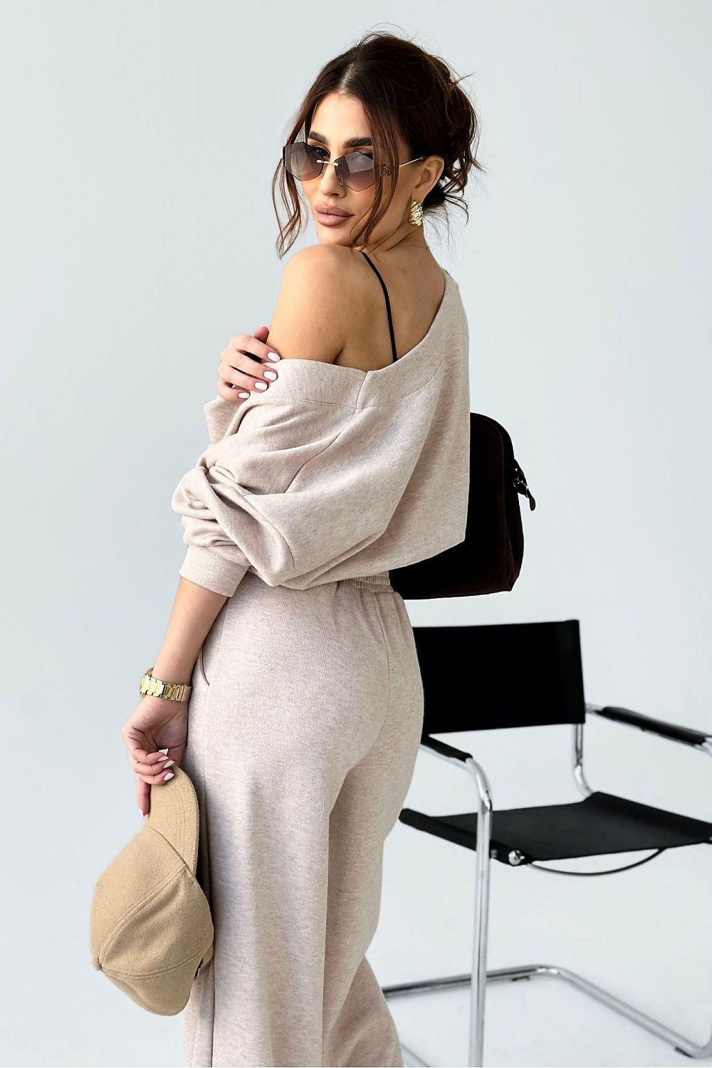 LaBalancia Wide Leg Pant Set, featuring chic design and practical pockets, ideal for a sophisticated look.