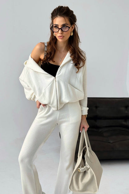 Close-up of LaBalancia Classic-Cut Tracksuit fabric, highlighting premium quality with a blend of polyester and viscose for superior comfort.