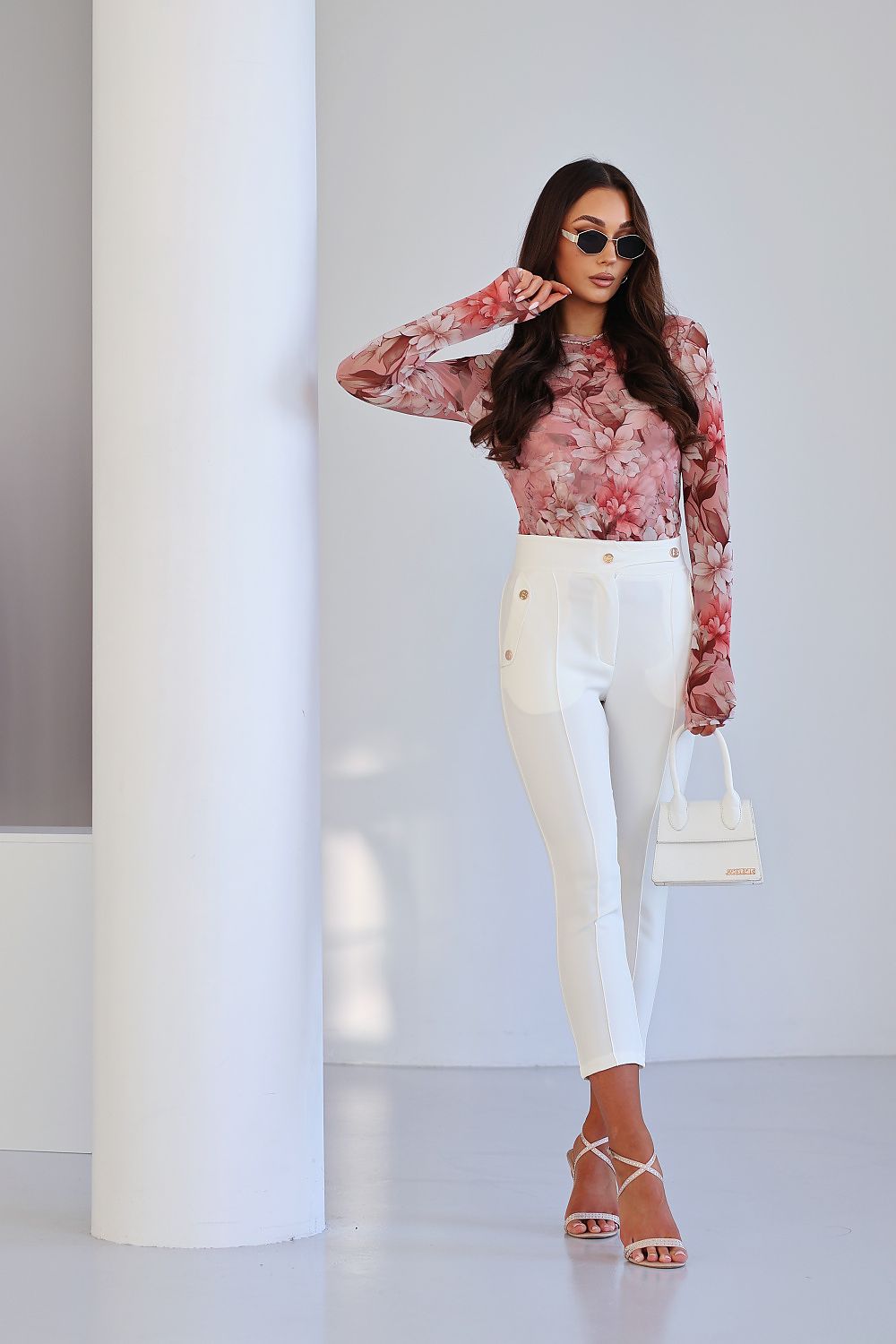 LaBalancia elegant ecru cigarette trousers for women, showcasing high-quality materials and a tailored fit, embodying luxury and comfort for any occasion.