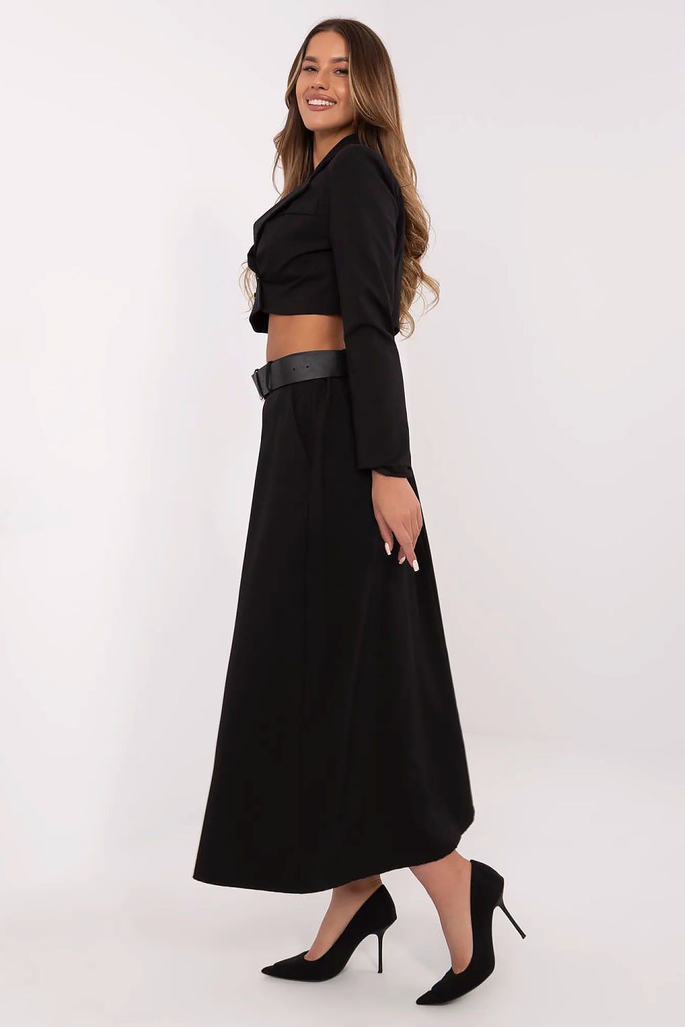 Stylish maxi skirt from Italy Moda showcasing front pleats and luxurious comfort, perfect for enhancing any outfit with its elegant fit and practicality.