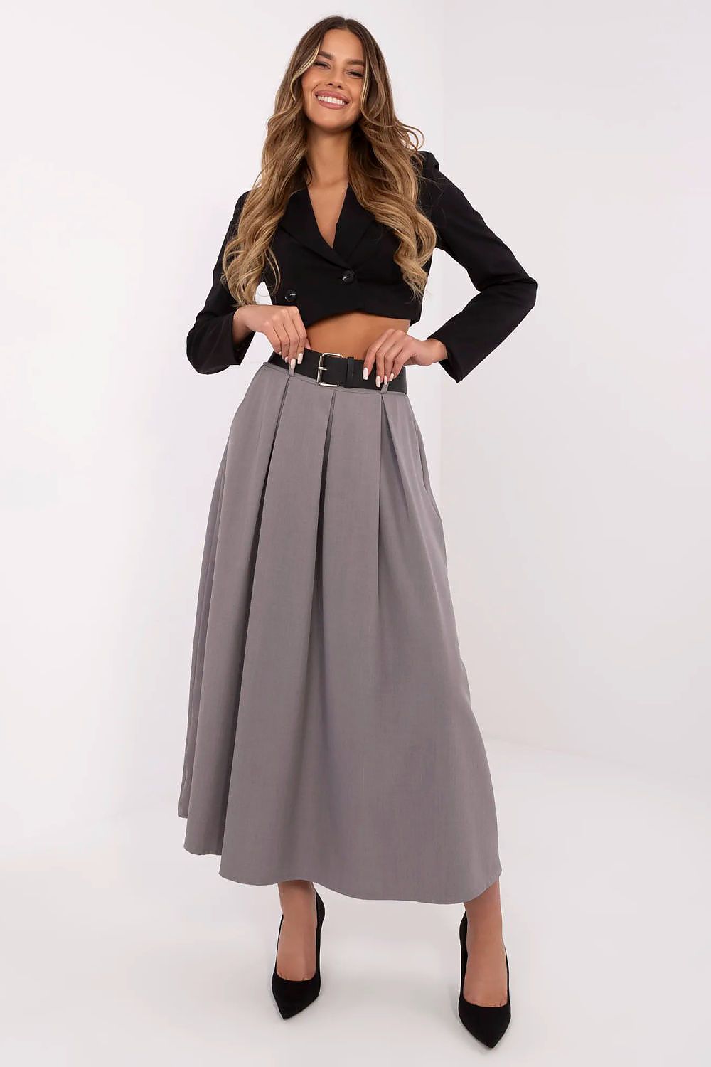 Stylish maxi skirt with practical side pockets from Italy Moda, designed for comfort and elegance, showcasing a smooth pattern suitable for versatile wear.
