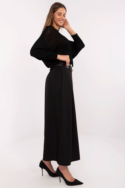 Elegant maxi skirt by Italy Moda featuring stylish pleats, perfect for formal and casual occasions.