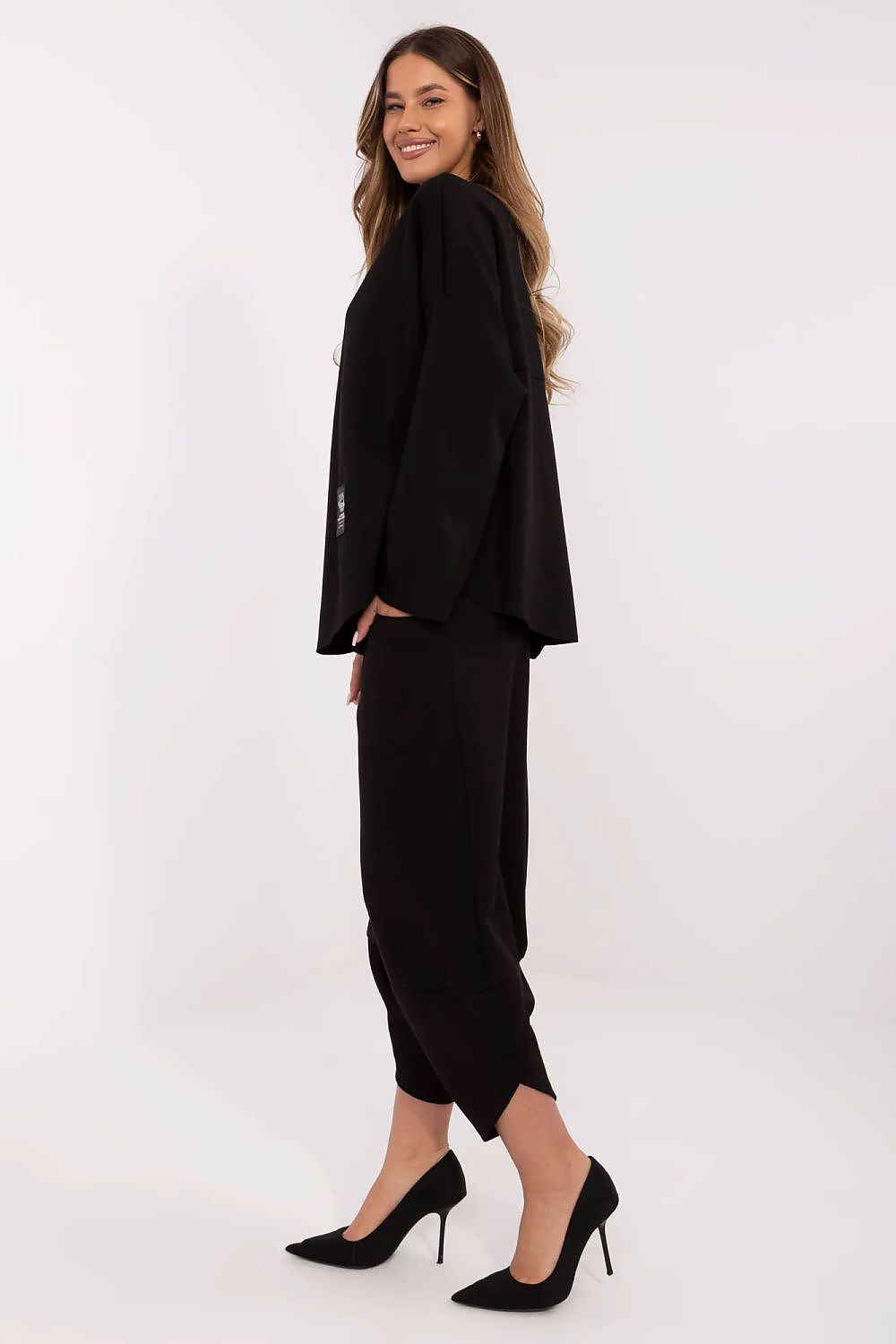 Full view of Italy Moda Women's tracksuit set, highlighting the casual yet sophisticated design for stylish women.