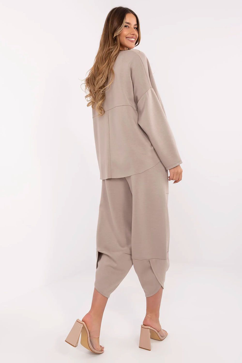 Italy Moda Women's 2-piece tracksuit set including high waist pants and long sleeve sweatshirt, perfect for everyday luxury wear.
