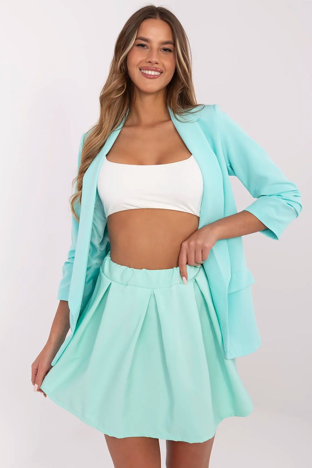 Stylish pleated flared skirt with comfortable elastic waistband by Italy Moda, ideal for both formal occasions and everyday wear.