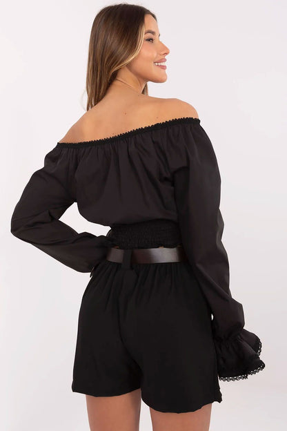 Italy Moda's luxurious high-waisted pleated shorts, designed for a perfect fit with a sewn-in elastic waist and stylish belt, ideal for both work and special occasions.