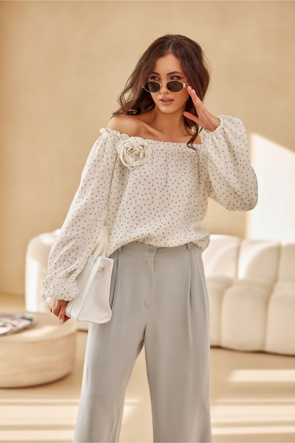 Elegant Roco Fashion Blouse showcasing adjustable neckline and puffy sleeves, designed for sizes EU 36-40 and US 4-8.