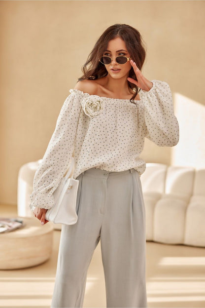 Elegant Roco Fashion Blouse showcasing adjustable neckline and puffy sleeves, designed for sizes EU 36-40 and US 4-8.