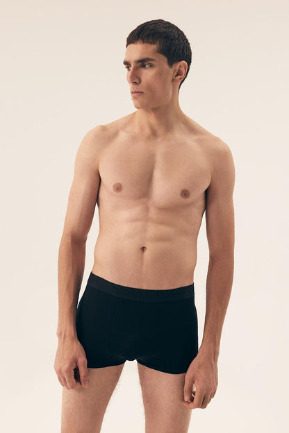 Henderson men's boxer shorts two-pack in navy blue, crafted from soft and breathable fabric for a tailored fit, ideal for luxury everyday wear.