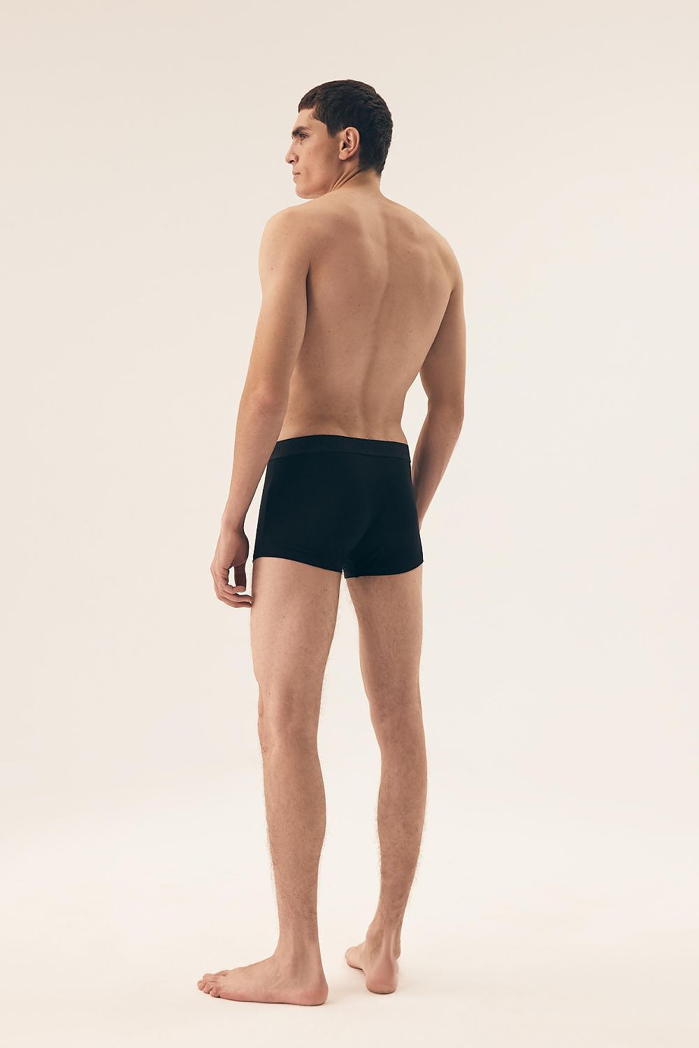 Elegant packaging of Henderson classic men's boxer shorts, showcasing fine craftsmanship and comfort, perfect as a gift for discerning gentlemen.